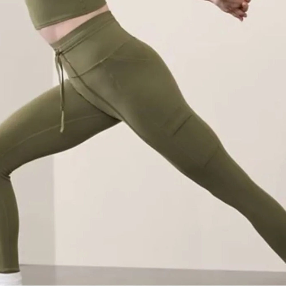 Athleta Salutation Cargo Tight Full Length in Aspen Olive Green Medium